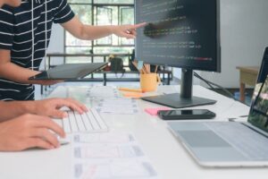 En quoi un Work OS permet de contourner les limites des outils de gestion de projet traditionnels ?